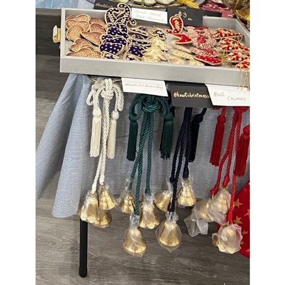 1 Christmas Bell Chimes Holiday Doorknocker Garland Decor - Picture 3 of 4